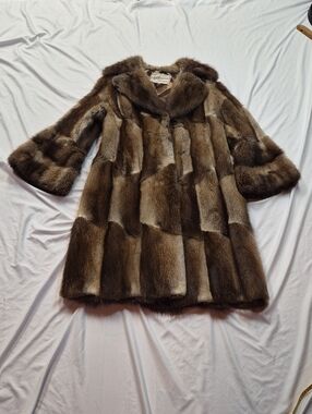 Vintage Real Muskrat Ladies Fur Coat With Elegant Bell Sleeve